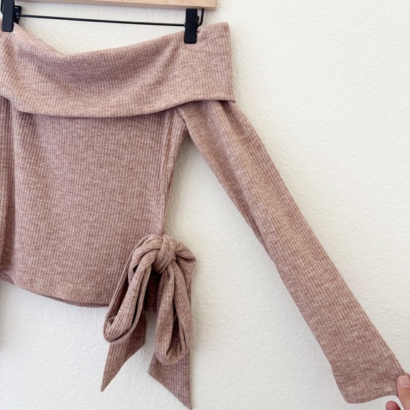 Lovers + Friends Off-Shoulder Ramona side tie sweater size Small - Picture 6 of 10